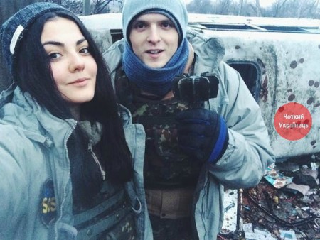 "Мустанг" и Алинка из "Армии SOS" передают привет из Песок )